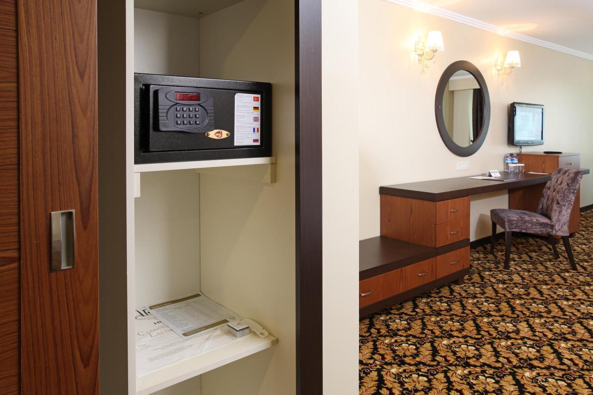 อารยา โอเต็ล Hotel ซาคาร์ยา ภายนอก รูปภาพ